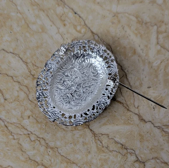 Vintage 1928 Brand Ceramic Blue Willow White Silver Tone Brooch Pin Grandmacore - Picture 3 of 6